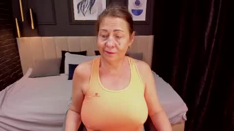 Snapshot of lindahottie chatting on 9, 7, 2026 Linda online show from 9, 7, 2026