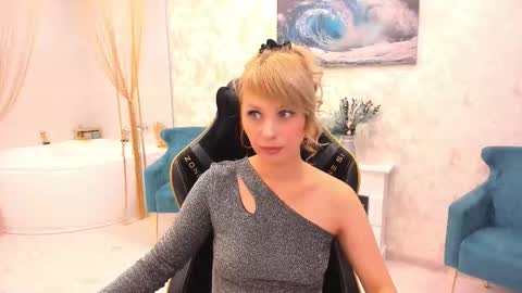 Snapshot of lindasandy chatting on 16, 9, 2025 lindasandy online show from 16, 9, 2025