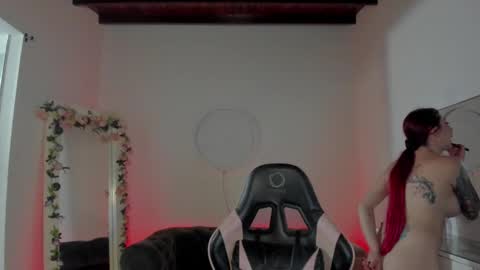 Lindsay    online show from 16, 1, 2025