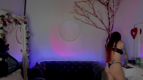 Lindsay    online show from 22, 11, 2025