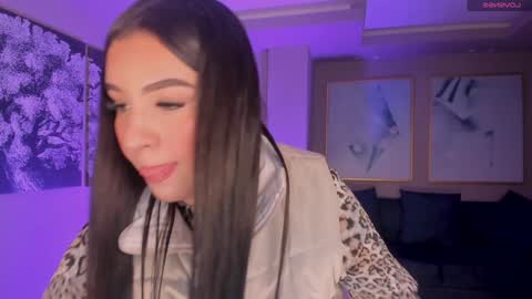 Lindsey Moss online show from 31, 12, 2024