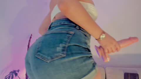 Lindsey Moss online show from 18, 10, 2025