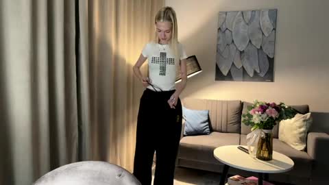 Snapshot of linneabercier chatting on 26, 4, 2026 Emma online show from 26, 4, 2026