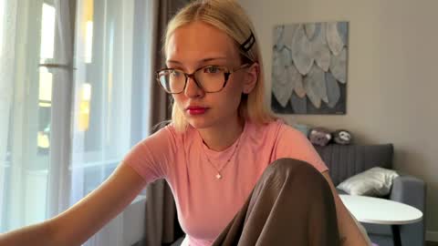 Snapshot of linneabercier chatting on 21, 5, 2026 Emma online show from 21, 5, 2026