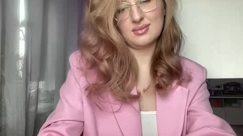 linoreya online show from 25, 11, 2025