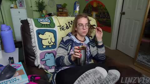 Snapshot of linzy19 chatting on 4, 2, 2025 Linzy19 online show from 4, 2, 2025