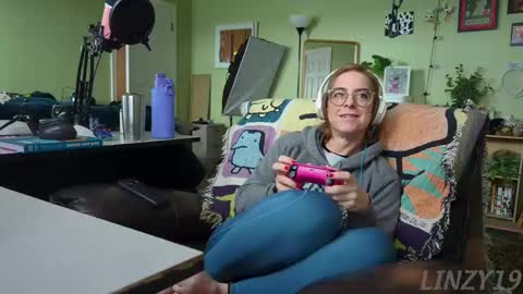 Snapshot of linzy19 chatting on 21, 2, 2025 Linzy19 online show from 21, 2, 2025