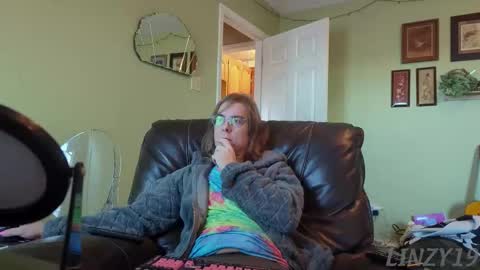 Snapshot of linzy19 chatting on 17, 11, 2025 Linzy19 online show from 17, 11, 2025