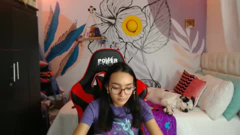 Snapshot of linzybaner chatting on 8, 2, 2025 LinzyBaner online show from 8, 2, 2025
