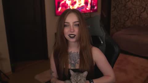 Snapshot of lis_silver chatting on 28, 10, 2025 Lisa online show from 28, 10, 2025