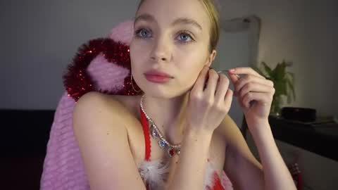 Snapshot of lisa_babymetal chatting on 27, 12, 2024 Lisa online show from 27, 12, 2024