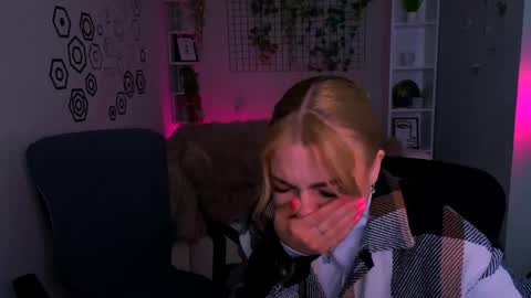 Snapshot of lisa_dark_ chatting on 12, 5, 2026 Lisa online show from 12, 5, 2026