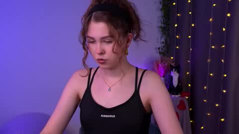  Lisa  online show from 13, 11, 2025