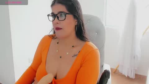 Lisa online show from 14, 11, 2025