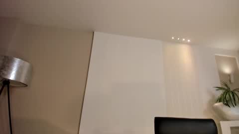 Lisa  Flowers online show from 11, 2, 2026