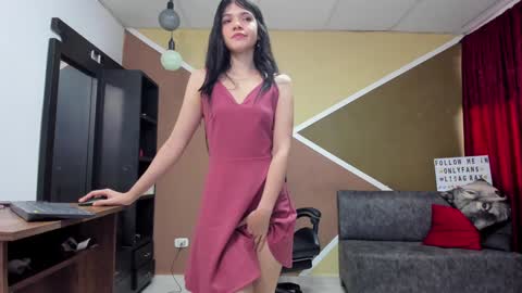 Lisa Gray Independent Model online show from 7, 12, 2024