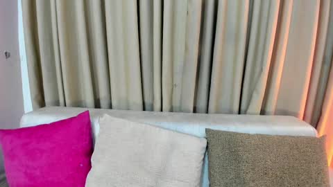 Snapshot of lisahadwiin chatting on 22, 2, 2025 LisaHadwiin online show from 22, 2, 2025