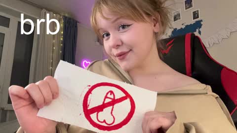 -Lisa- Help me to reach 100 thumbs up3 online show from 15, 12, 2024