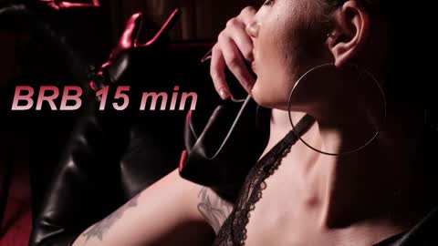 Lisa Moore online show from 17, 9, 2025