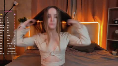 Hello our names are Kate and Alice this is our first day here. online show from 30, 12, 2024