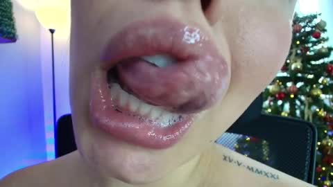Snapshot of lisbet_21x chatting on 27, 12, 2024 Lisbet online show from 27, 12, 2024