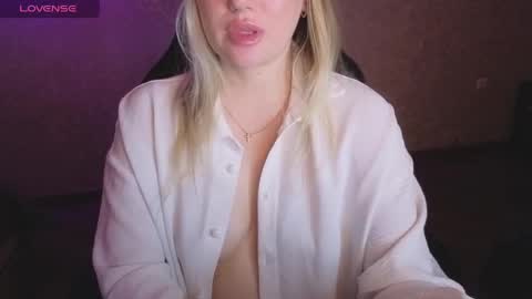 Snapshot of lisenok26 chatting on 15, 5, 2026 Anna online show from 15, 5, 2026