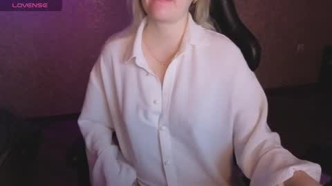 Snapshot of lisenok26 chatting on 22, 5, 2026 Anna online show from 22, 5, 2026