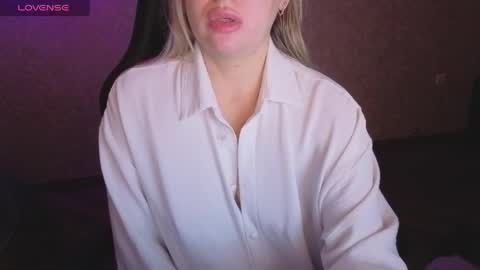 Snapshot of lisenok26 chatting on 3, 6, 2026 Anna online show from 3, 6, 2026