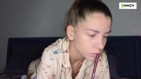 Snapshot of lisi4ka_basik33 chatting on 16, 9, 2025 Kris Maks online show from 16, 9, 2025