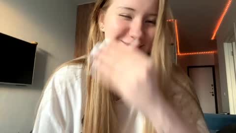 Snapshot of lisi_kiss_ chatting on 21, 5, 2026 Aurora online show from 21, 5, 2026