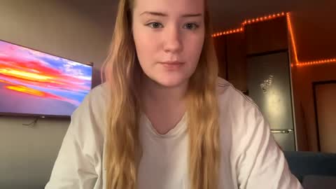 Snapshot of lisi_kiss_ chatting on 22, 5, 2026 Aurora online show from 22, 5, 2026
