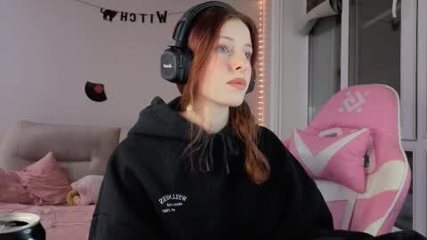 Snapshot of lisiasweet chatting on 22, 11, 2025 Lika online show from 22, 11, 2025