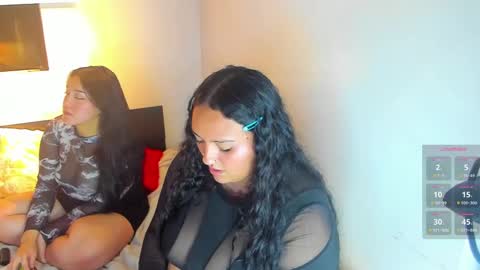 Snapshot of lissa_e_sabrina chatting on 4, 12, 2024 Lissa Sabrina online show from 4, 12, 2024