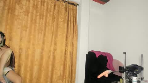 Snapshot of lissa_petitee chatting on 3, 3, 2025 lissa_petitee online show from 3, 3, 2025