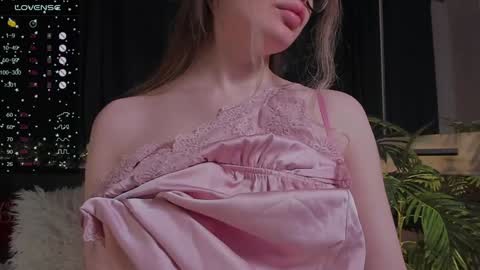 Snapshot of lissa_rose chatting on 26, 12, 2024 lissa_rose online show from 26, 12, 2024