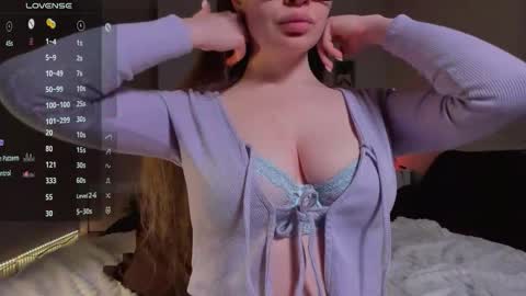 Snapshot of lissa_rose chatting on 8, 11, 2025 lissa_rose online show from 8, 11, 2025