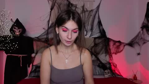 Snapshot of lit1le_mia chatting on 28, 10, 2025 lit1le_mia online show from 28, 10, 2025