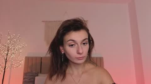 Snapshot of lit1le_mia chatting on 3, 11, 2025 lit1le_mia online show from 3, 11, 2025