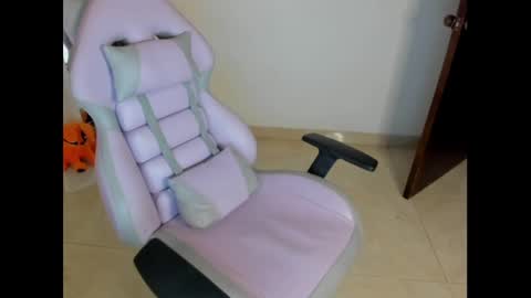 Snapshot of litlle_danni chatting on 15, 12, 2024 Danni online show from 15, 12, 2024