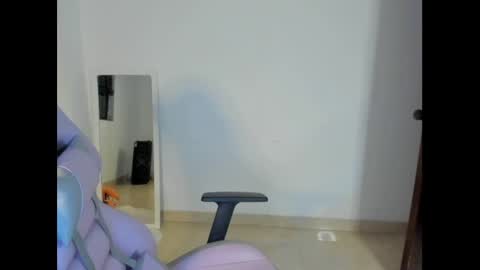 Snapshot of litlle_danni chatting on 28, 2, 2025 Danni online show from 28, 2, 2025