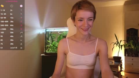 Snapshot of litllle_alis_a chatting on 6, 12, 2024 Alisa online show from 6, 12, 2024