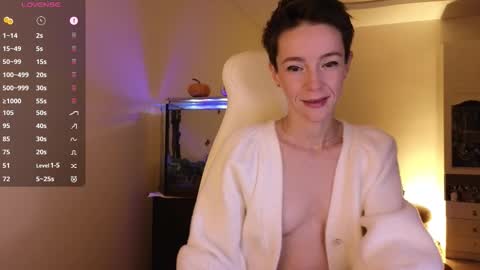Snapshot of litllle_alis_a chatting on 10, 10, 2025 Alisa online show from 10, 10, 2025