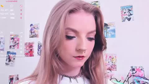 Snapshot of little__caprice chatting on 5, 6, 2026 Bella online show from 5, 6, 2026