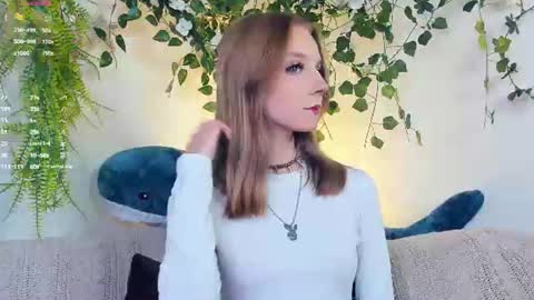 Snapshot of little__caprice chatting on 19, 6, 2026 Bella online show from 19, 6, 2026
