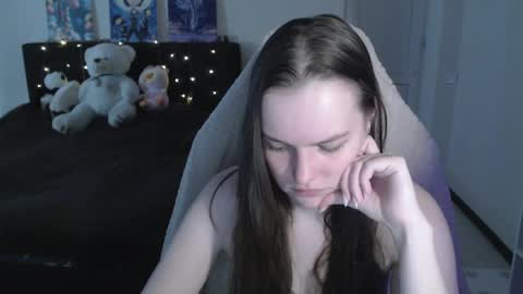 Snapshot of little__flowers chatting on 30, 4, 2026 little__flowers online show from 30, 4, 2026