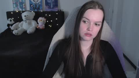 Snapshot of little__flowers chatting on 9, 5, 2026 little__flowers online show from 9, 5, 2026