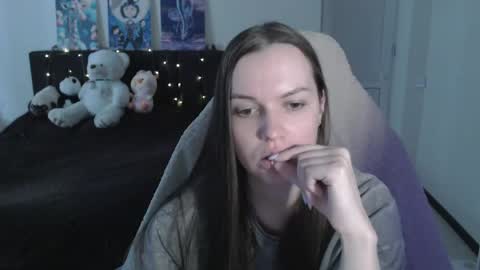 Snapshot of little__flowers chatting on 29, 5, 2026 little__flowers online show from 29, 5, 2026