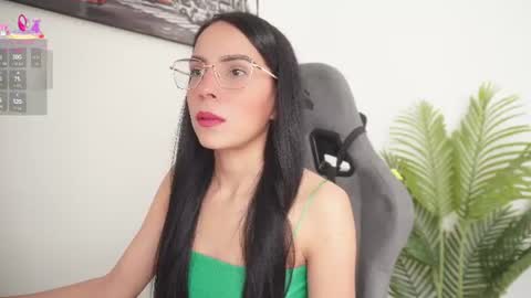 Snapshot of little_eli chatting on 23, 6, 2026 Help me reach 100 likes online show from 23, 6, 2026