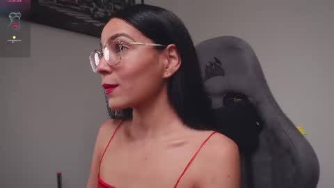 Snapshot of little_eli chatting on 9, 7, 2026 Help me reach 100 likes online show from 9, 7, 2026