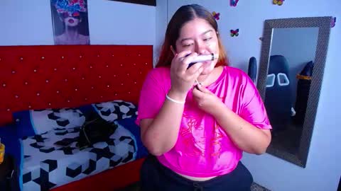 Snapshot of little_flower4you chatting on 24, 10, 2025 mai rojas online show from 24, 10, 2025